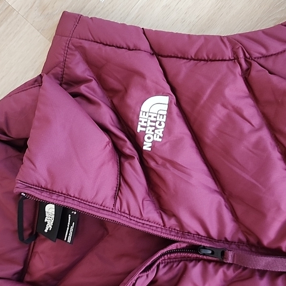 The North Face Women's Alpz 2.0 full zip Puffer Down Vest deep garnet red sz s - Picture 3 of 6